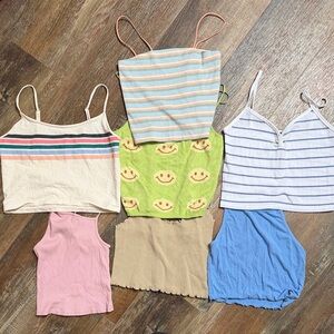 Bundle of 7 tanks, size small